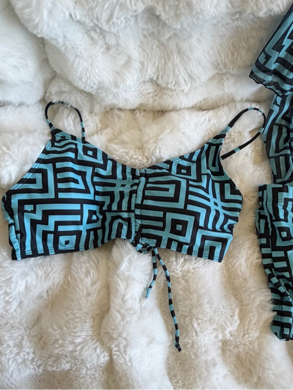 Geometric Aqua and Black 3 Piece Set - Picture 4 of 13
